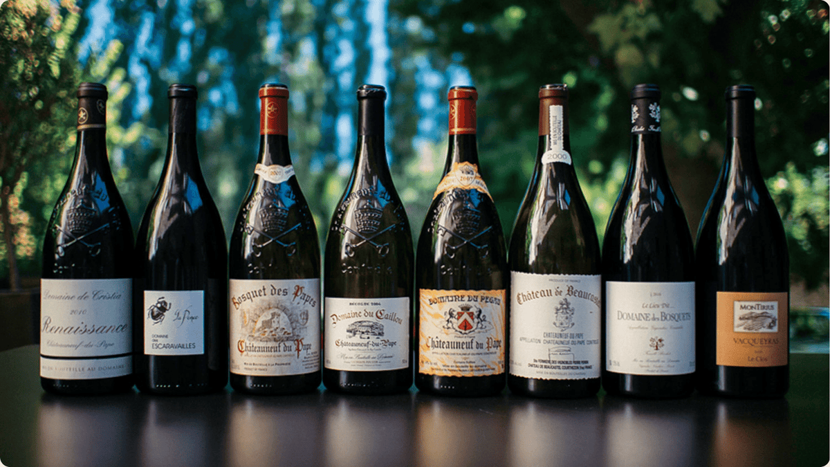 Châteauneuf-du-Pape: Desvendando a História, Terroir e Vinhos Excepcionais da Pérola do Vale do Rhône