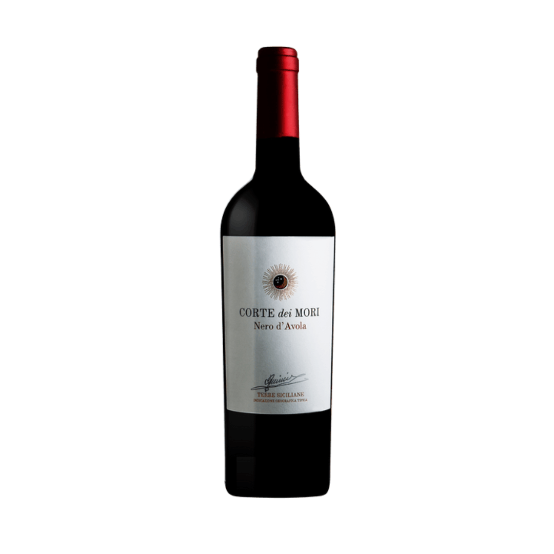 Corte dei Mori Nero d'Avola Magnífico Nero d'Avola elaborado pela Cantine Minini na Sicilia - Itália. Vinho tinto italiano disponível em nossa loja e delivery para Belo Horizonte BH, Nova Lima e Pampulha.