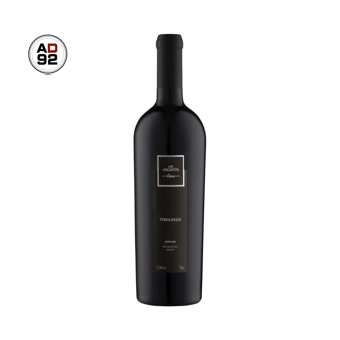 LA Cave Teroldego - Vinteria Adega Belo Horizonte. Elaborado pela vinícola Luiz Argenta, Rio Grande do Sul - Brasil. 92 pontos revista adega. Vinho tinto gaúcho disponível em nossa loja e delivery para Belo Horizonte BH, Nova Lima e Pampulha