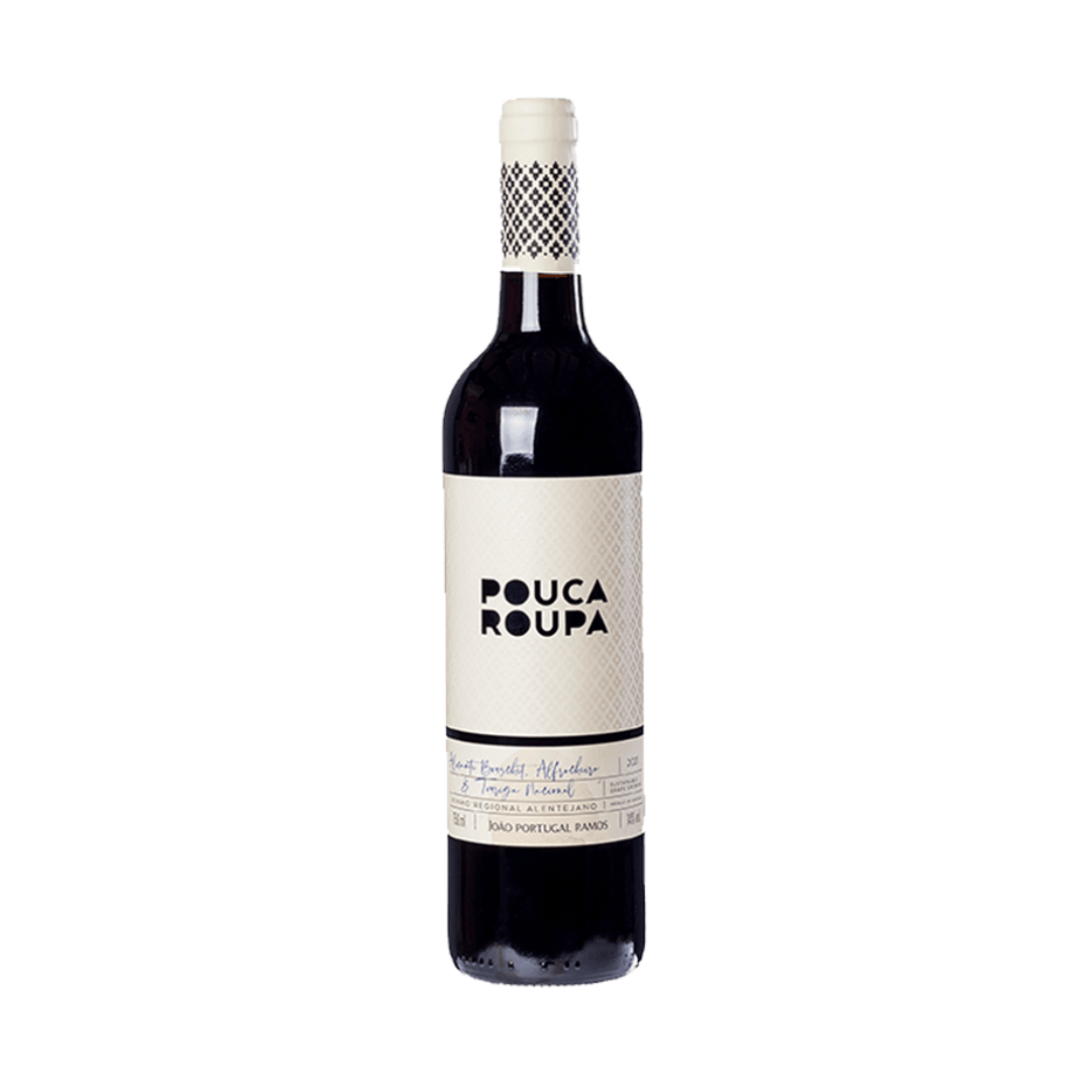 Pouca Roupa Tinto Belo corte português elaborado por João Portugal Ramos no Alentejo, Portugal. Vinho tinto português em nossa loja e delivery para Belo Horizonte BH, Nova Lima e Pampulha.